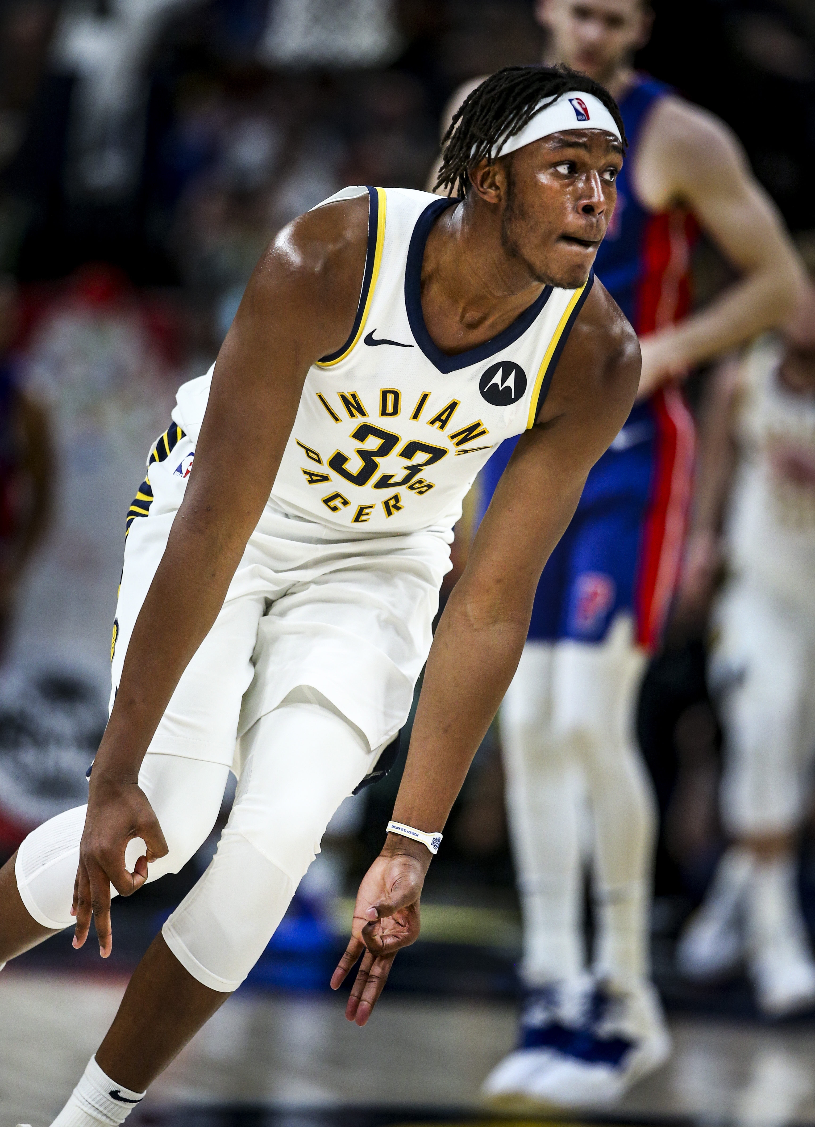 LOL直播-关于印第安纳步行者训练开放日，今夜回应争议引欢呼，NBA常规赛在即，身体对抗强度拉满的信息